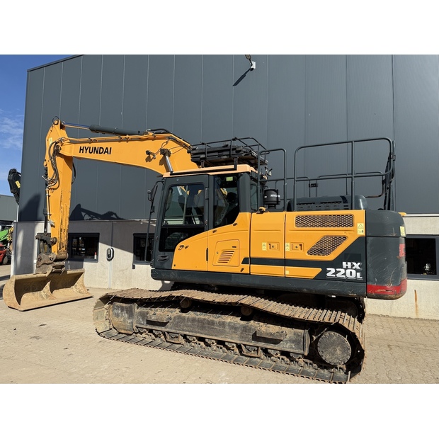 2020 هيونداي HX220L-48033615