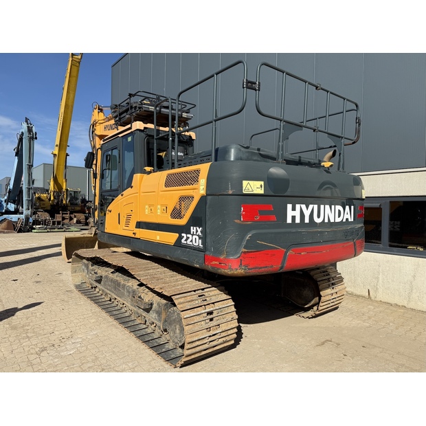 2020 هيونداي HX220L-48033617
