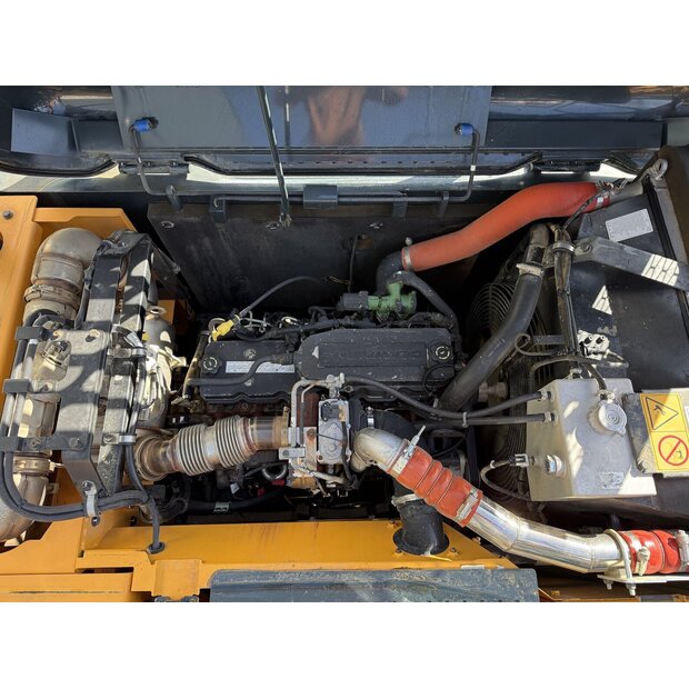 2020 هيونداي HX220L-48033632