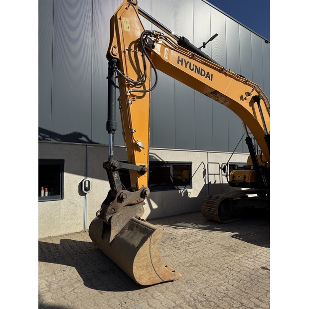 2020 هيونداي HX220L-48033635
