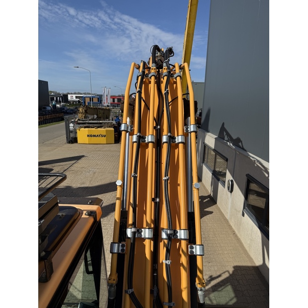 2020 هيونداي HX220L-48033640