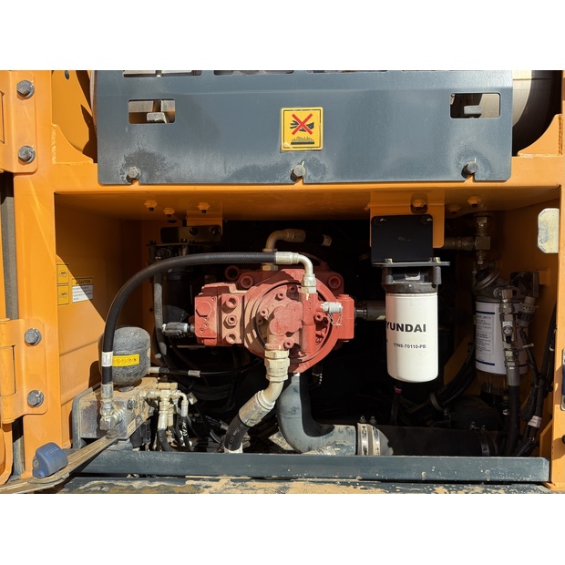 2020 هيونداي HX220L-48033641