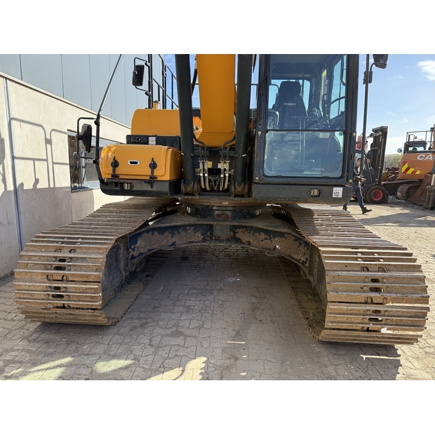 2020 هيونداي HX220L-48033645