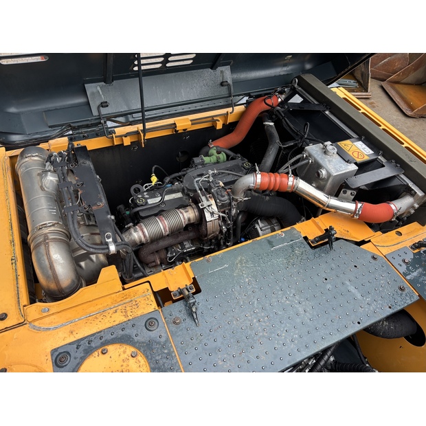 2019 هيونداي HX300L-48033665