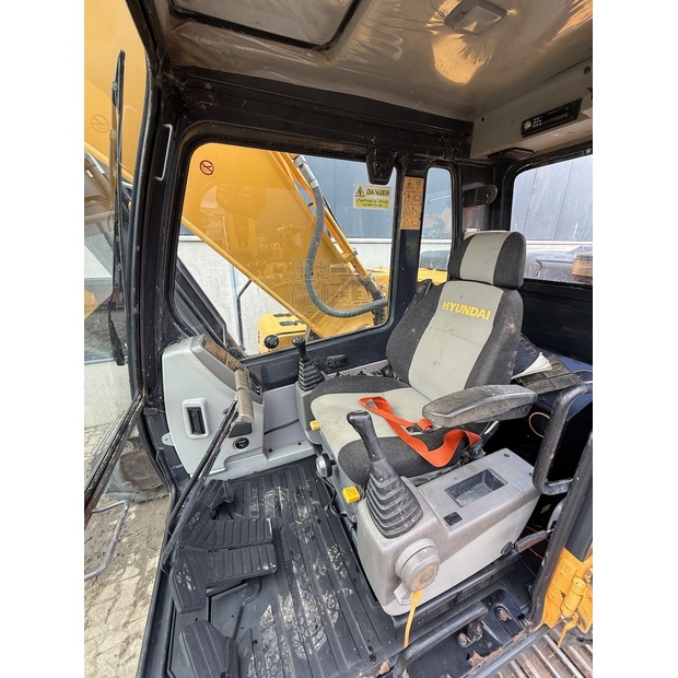 2021 Hyundai R215L-48033791