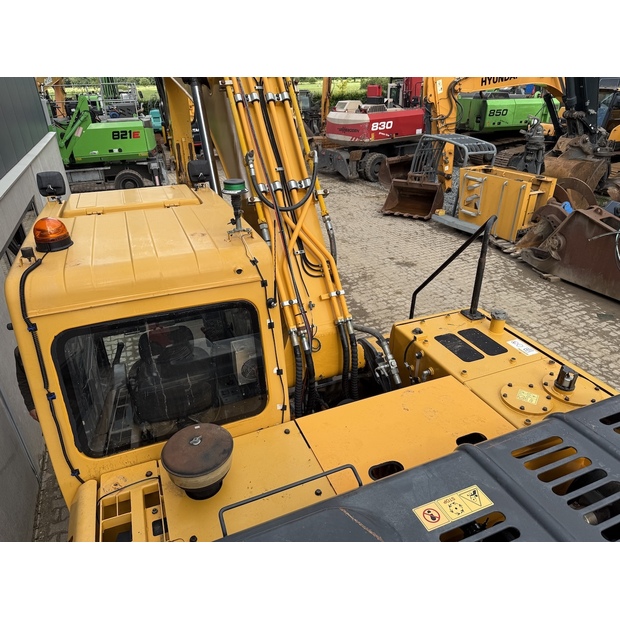 2021 Hyundai R215L-48033810