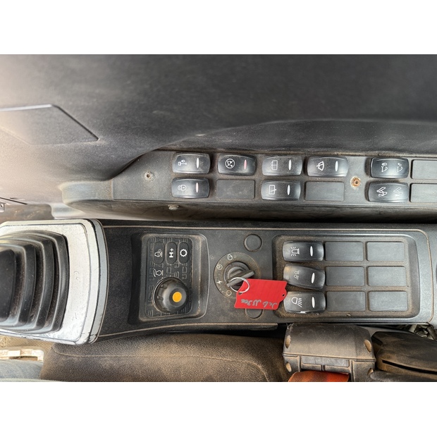 2020 JCB JS300LC-48033868