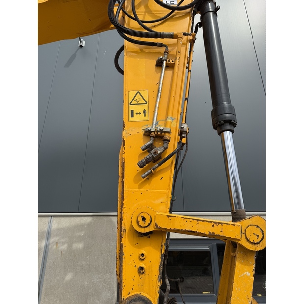 2020 JCB JS300LC-48033877