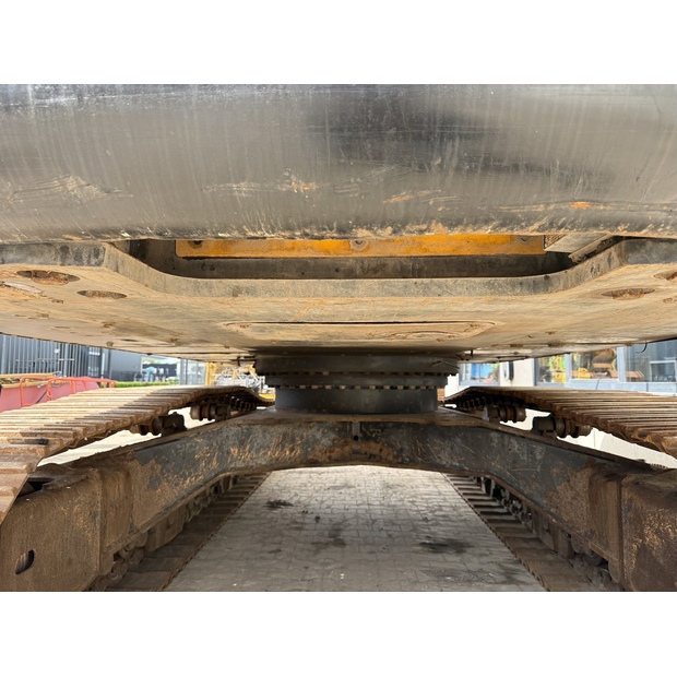 2020 JCB JS300LC-48033889