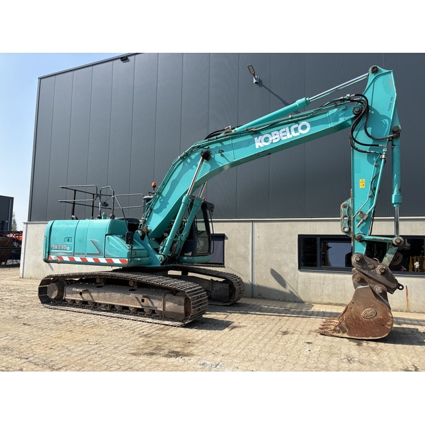 2014 كوبيلكو SK210LC-9-48033929