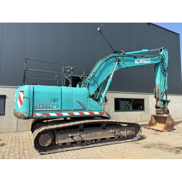 2014 كوبيلكو SK210LC-9-48033930