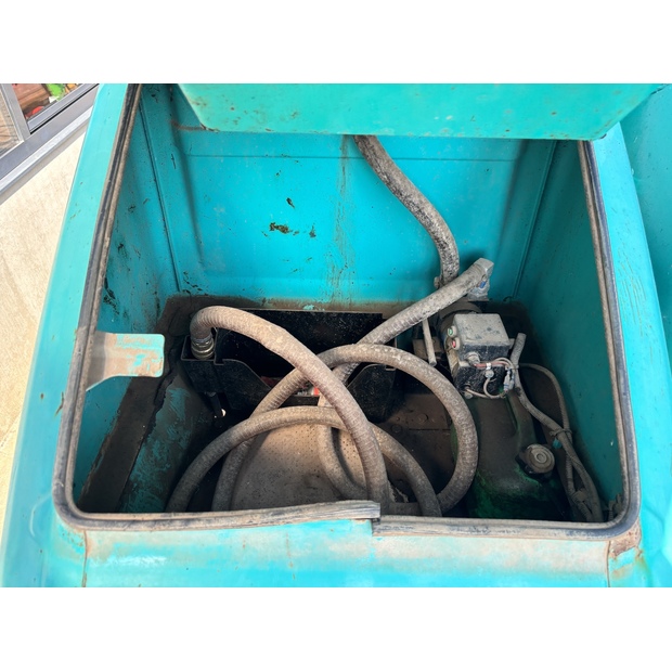 2014 كوبيلكو SK210LC-9-48033951