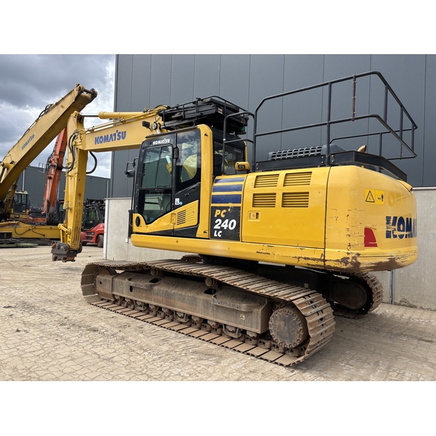 2019 Komatsu PC240LC-11-48034098