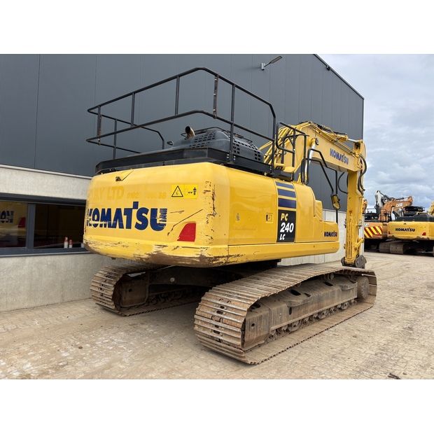 2019 Komatsu PC240LC-11-48034100