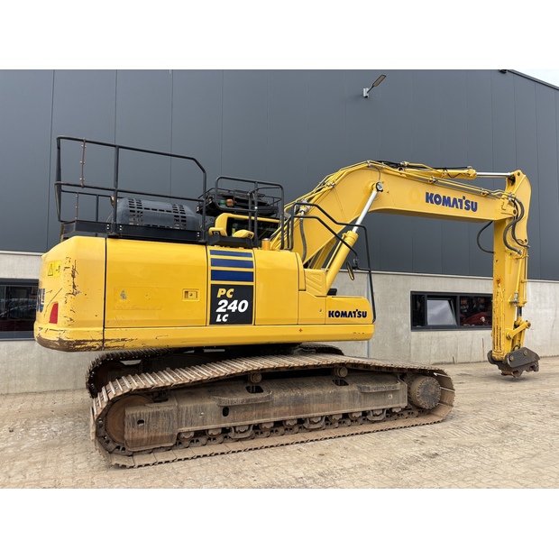 2019 Komatsu PC240LC-11-48034101