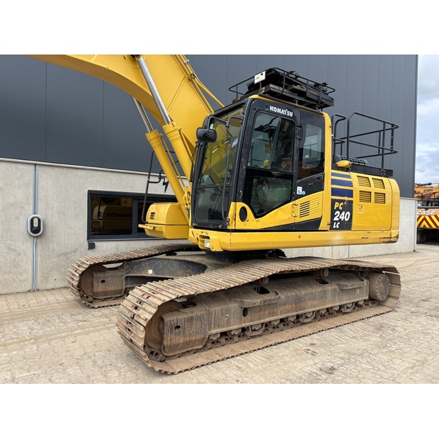 2019 Komatsu PC240LC-11-48034104