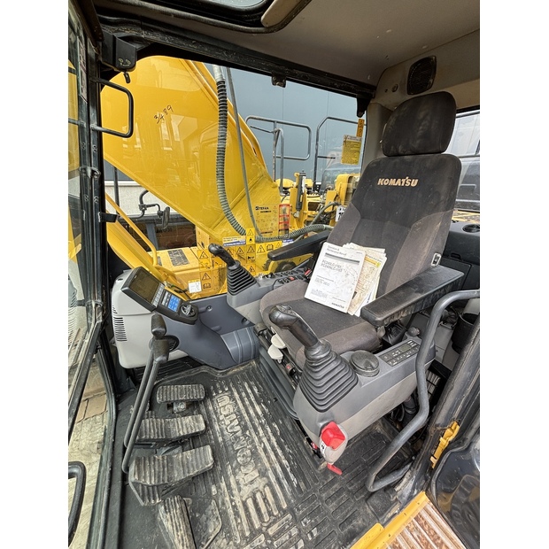 2019 Komatsu PC240LC-11-48034106