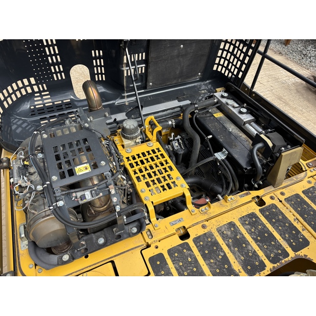 2019 Komatsu PC240LC-11-48034110
