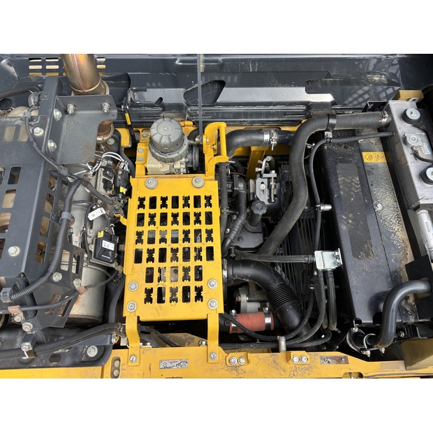 2019 Komatsu PC240LC-11-48034111