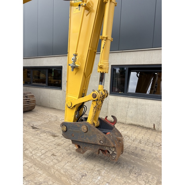 2019 Komatsu PC240LC-11-48034117