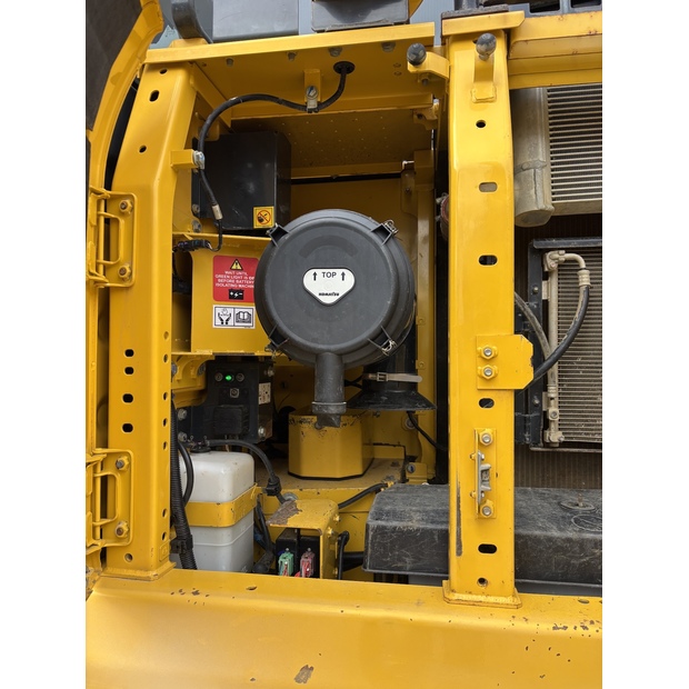 2019 Komatsu PC240LC-11-48034119