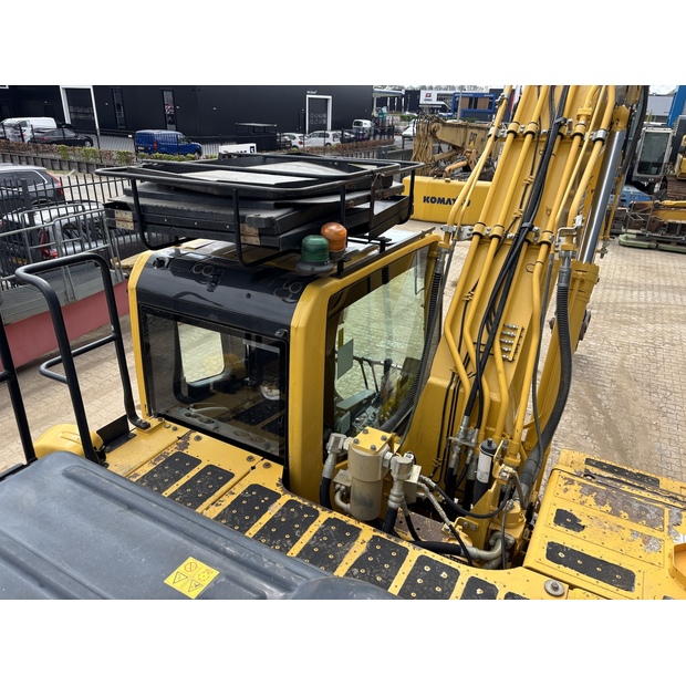 2019 Komatsu PC240LC-11-48034125