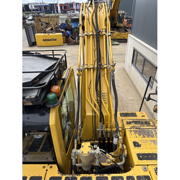 2019 Komatsu PC240LC-11-48034126