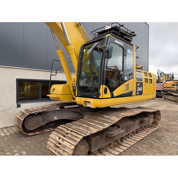 2020 Komatsu PC240LC-11E0-48034133