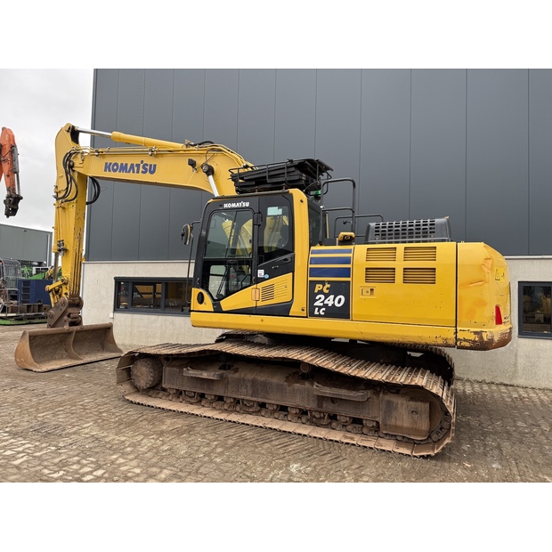 2020 Komatsu PC240LC-11E0-48034134