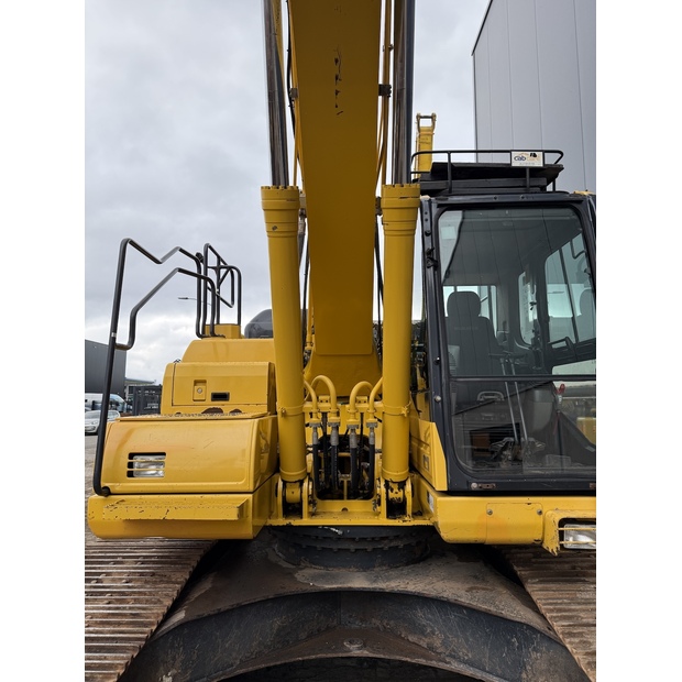 2020 Komatsu PC240LC-11E0-48034138