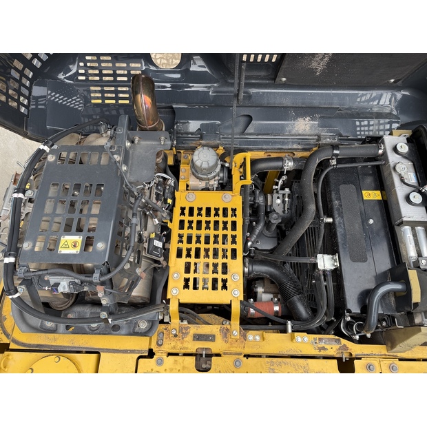 2020 Komatsu PC240LC-11E0-48034145