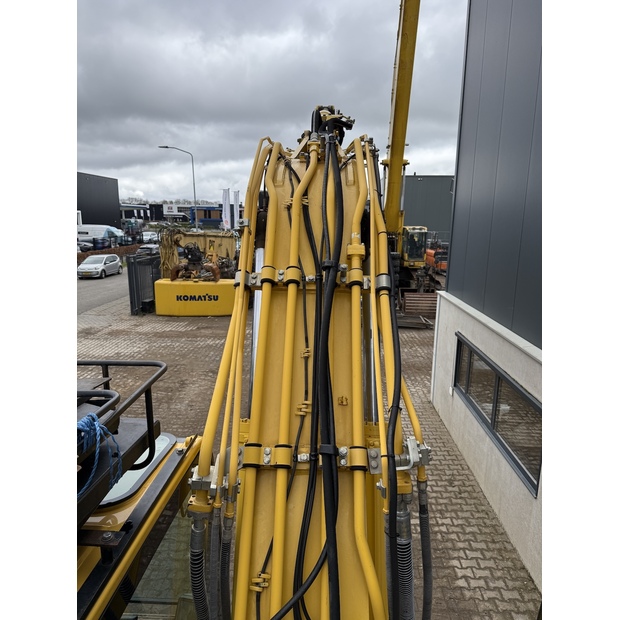 2020 Komatsu PC240LC-11E0-48034156