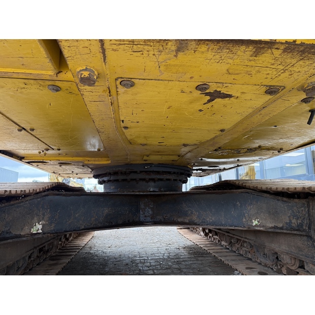 2020 Komatsu PC240LC-11E0-48034160