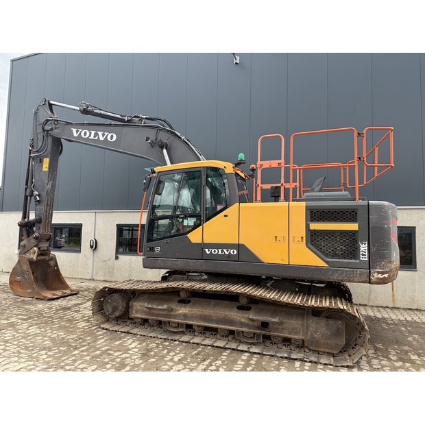 2018 فولفو EC220EL-48034252