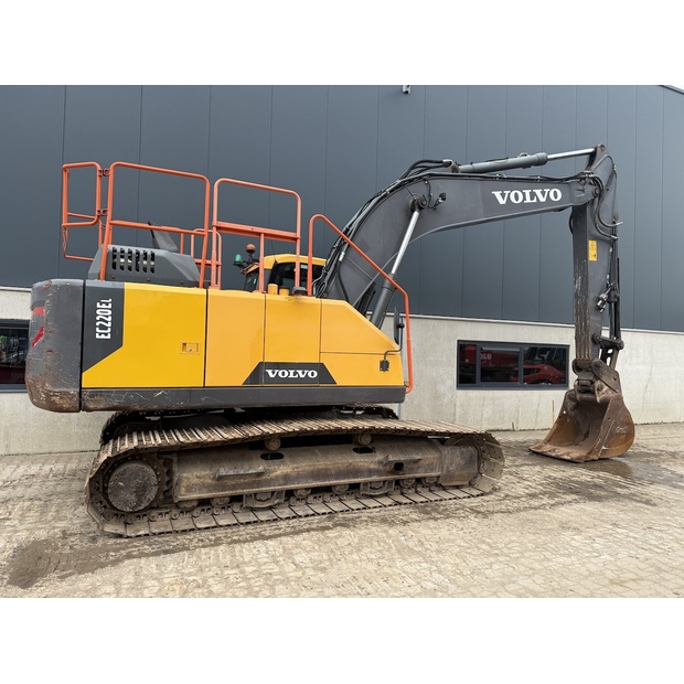 2018 فولفو EC220EL-48034255