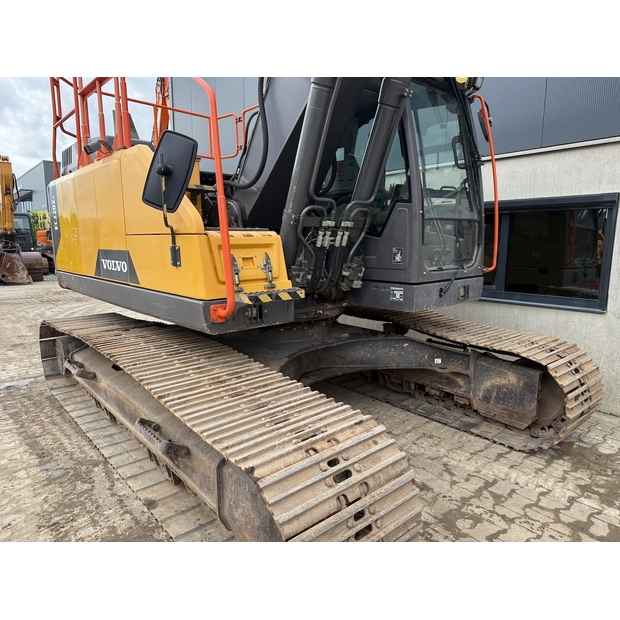 2018 فولفو EC220EL-48034257