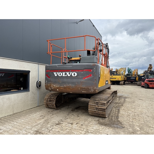 2018 فولفو EC220EL-48034258