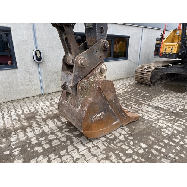2018 فولفو EC220EL-48034260