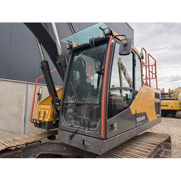 2018 فولفو EC220EL-48034262