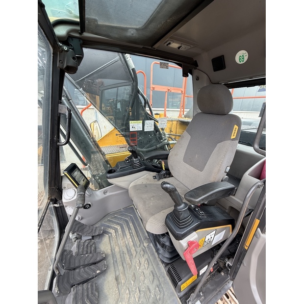 2018 فولفو EC220EL-48034263