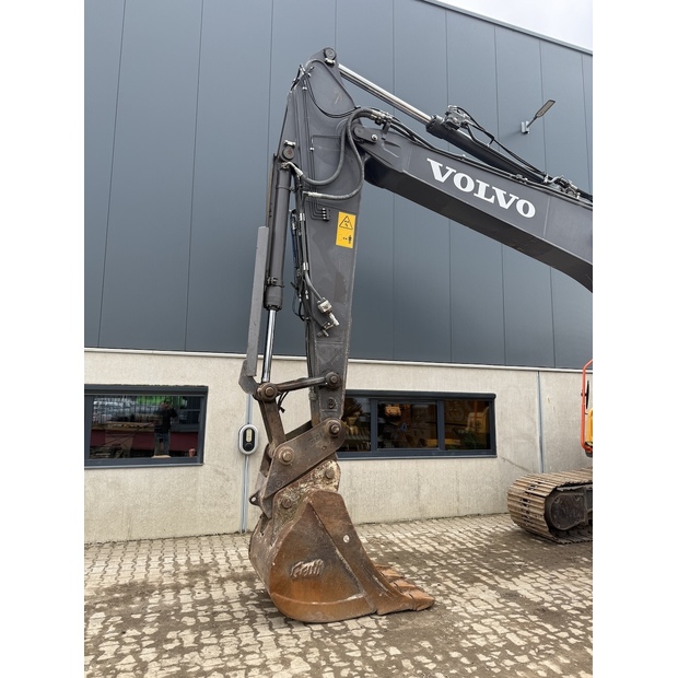 2018 فولفو EC220EL-48034274
