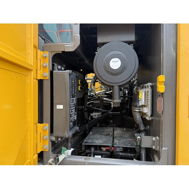 2018 فولفو EC220EL-48034277