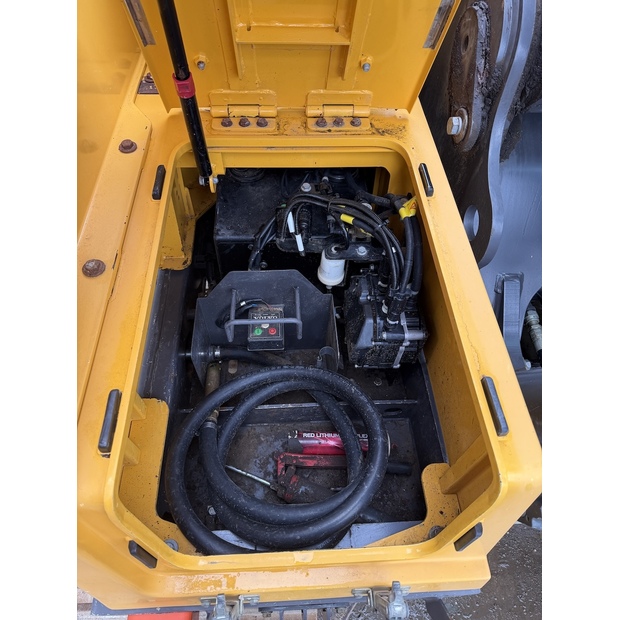 2018 فولفو EC220EL-48034279