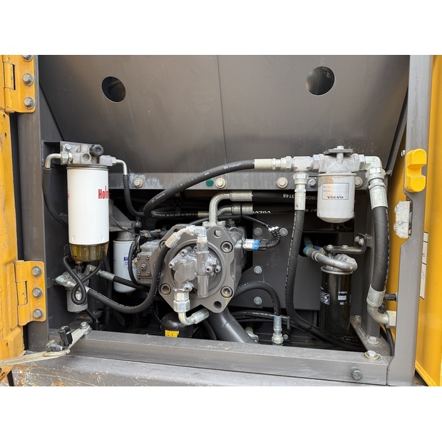2018 فولفو EC220EL-48034283