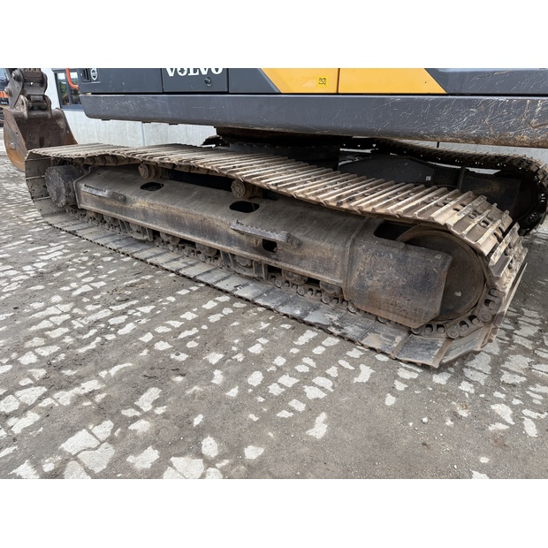 2018 فولفو EC220EL-48034284