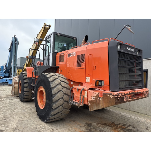 2010 Hitachi ZW370-48036109