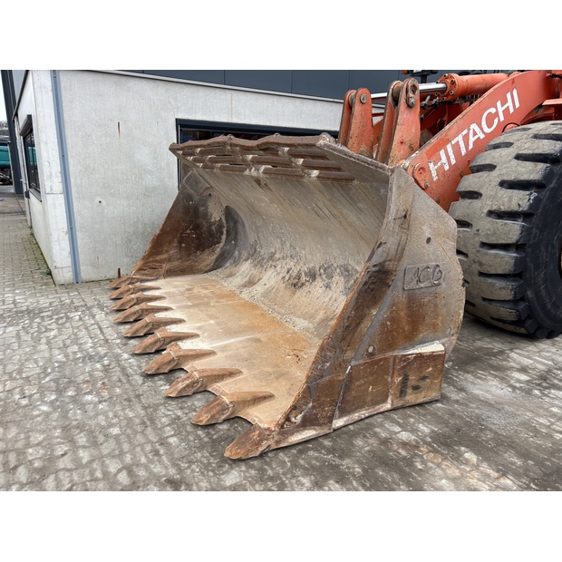 2010 Hitachi ZW370-48036116