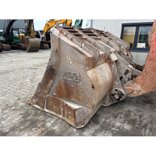 2010 Hitachi ZW370-48036118