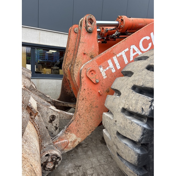 2010 Hitachi ZW370-48036133