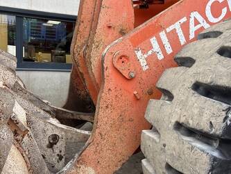2010-hitachi-zw370-48036133